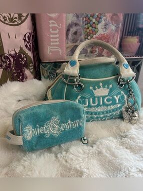 Y2K Vintage JUICY COUTURE LOVES COUTURISTS Poolside Blue Bowler and Cosmetic Bag